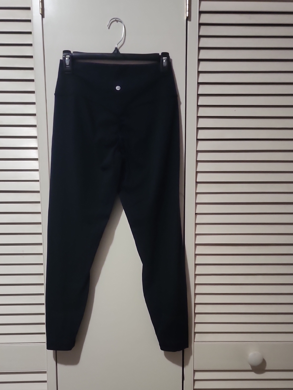 2 Pairs Of 23" CRZ Secretsculpt Yoga Leggings - M